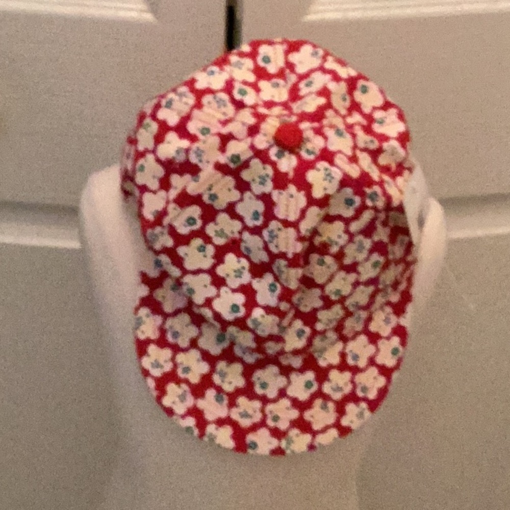 🌺NWT Fun Flowered Unisex Cap Closet Must Have 🌺